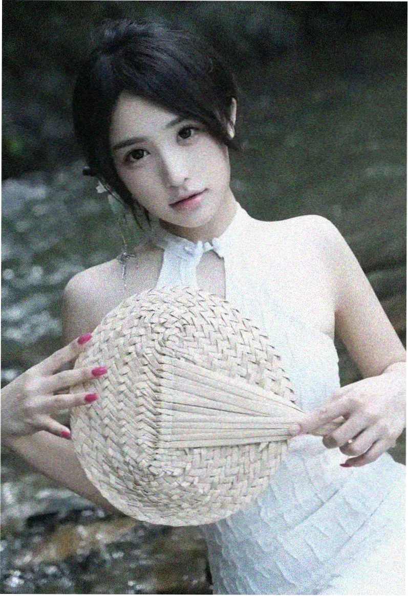 逆光拾荒短剧海报